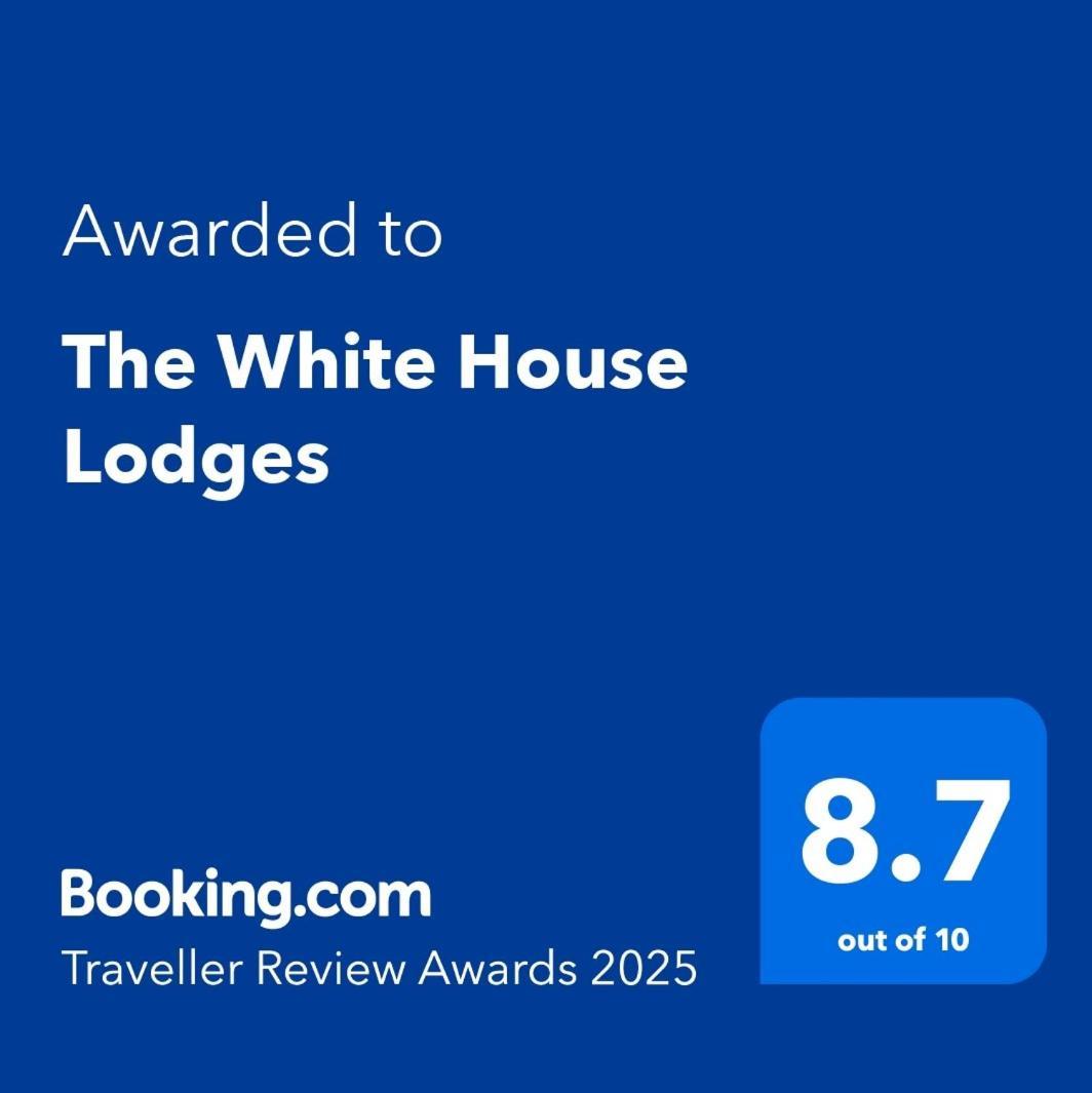 The White House Lodges Brufut Exterior photo