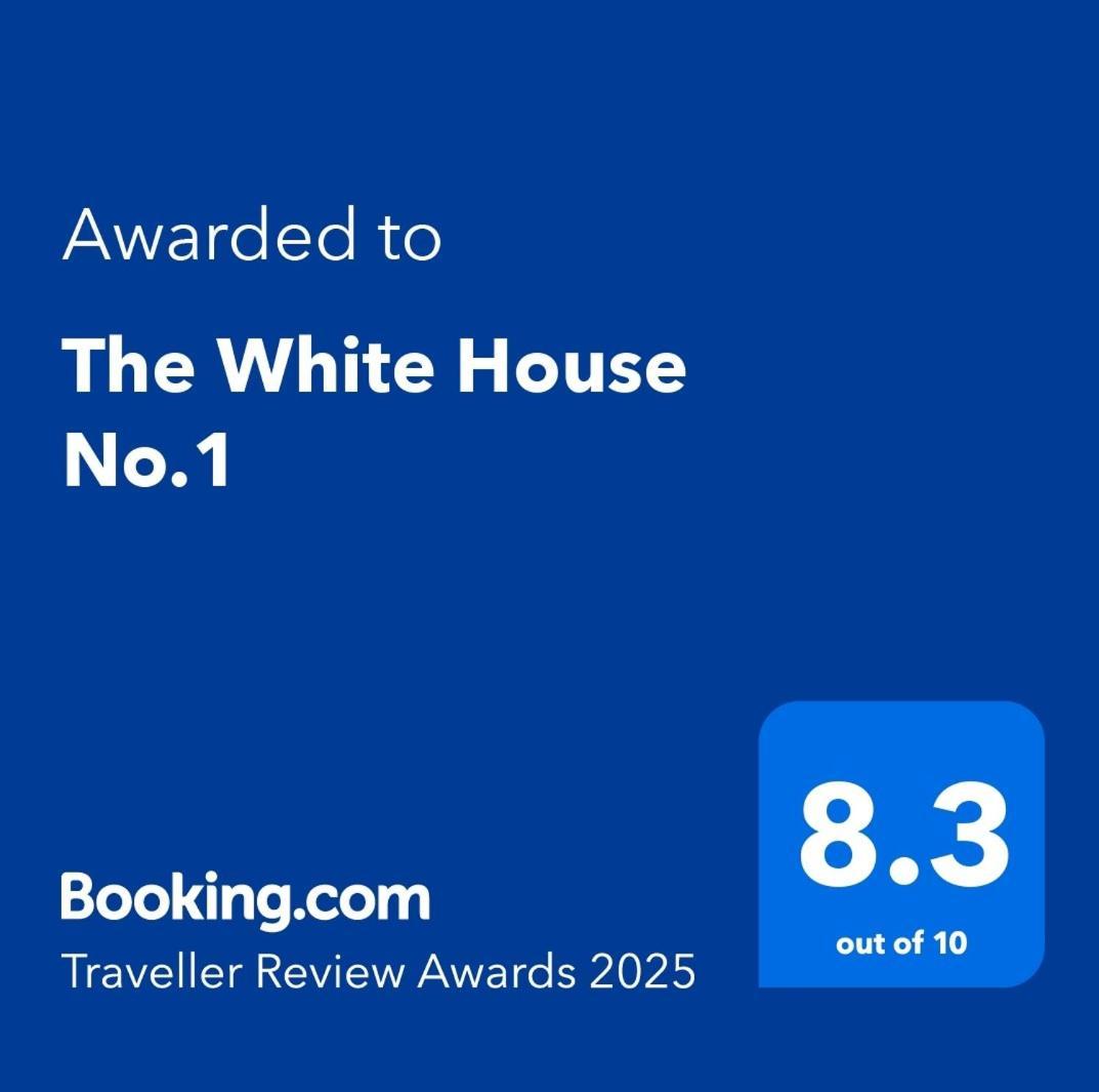 The White House Lodges Brufut Exterior photo